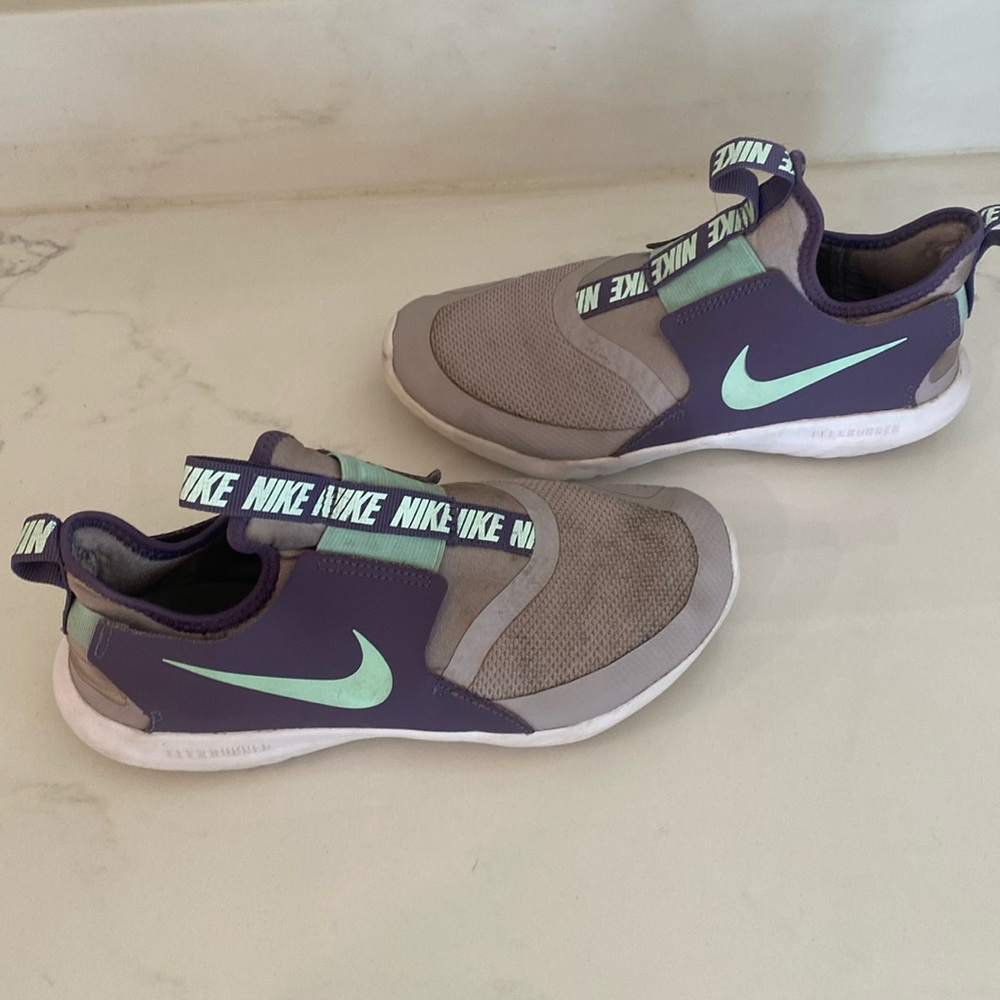 Girls Flex Runner Great and Purple
